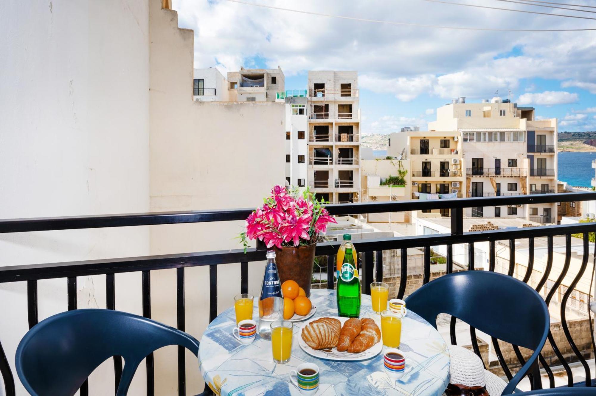 Seashells Apartments With Terrace, Just Off The Seafront In Bugibba - By Getawaysmalta San Pawl il-Baħar Eksteriør billede